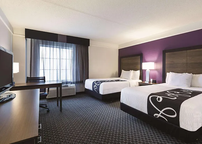 La Quinta Inn & Suites by Wyndham Dallas Plano West
