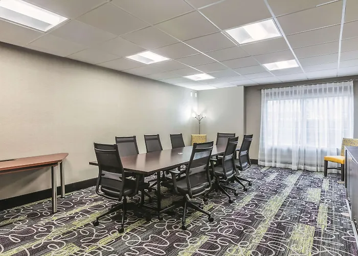La Quinta Inn & Suites by Wyndham Dallas Plano West