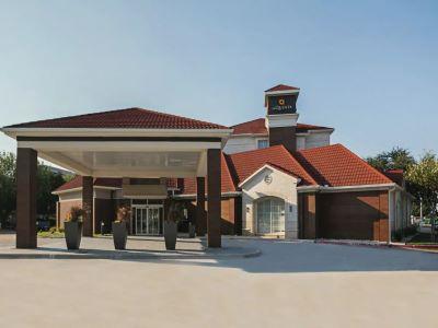 La Quinta By Wyndham Dallas West Hotel 3*