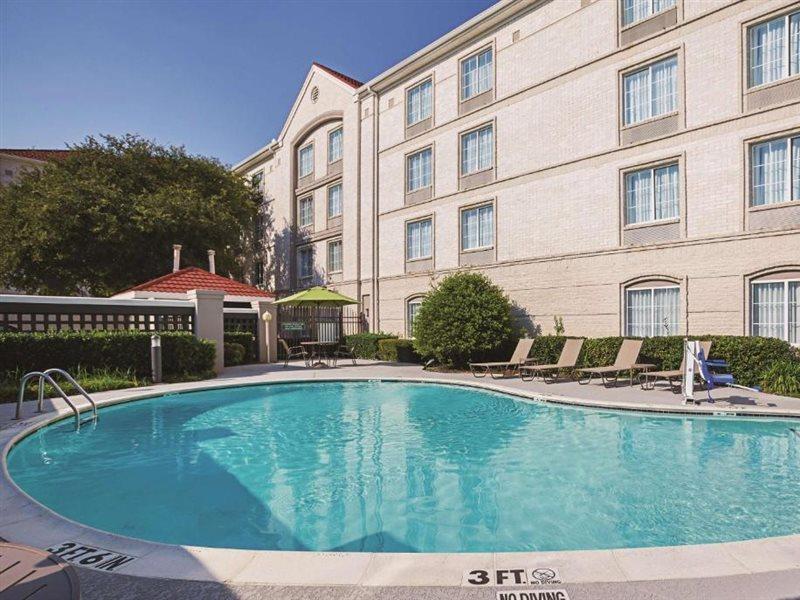 Hotel La Quinta By Wyndham Dallas West 3*