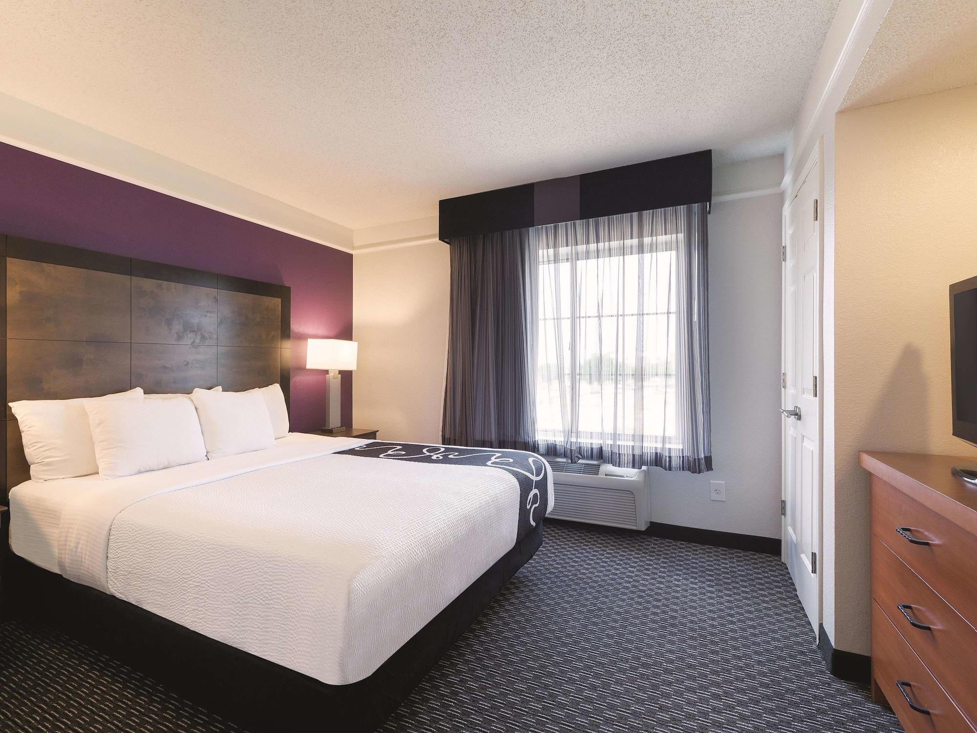 La Quinta By Wyndham Dallas West Hotel 3*