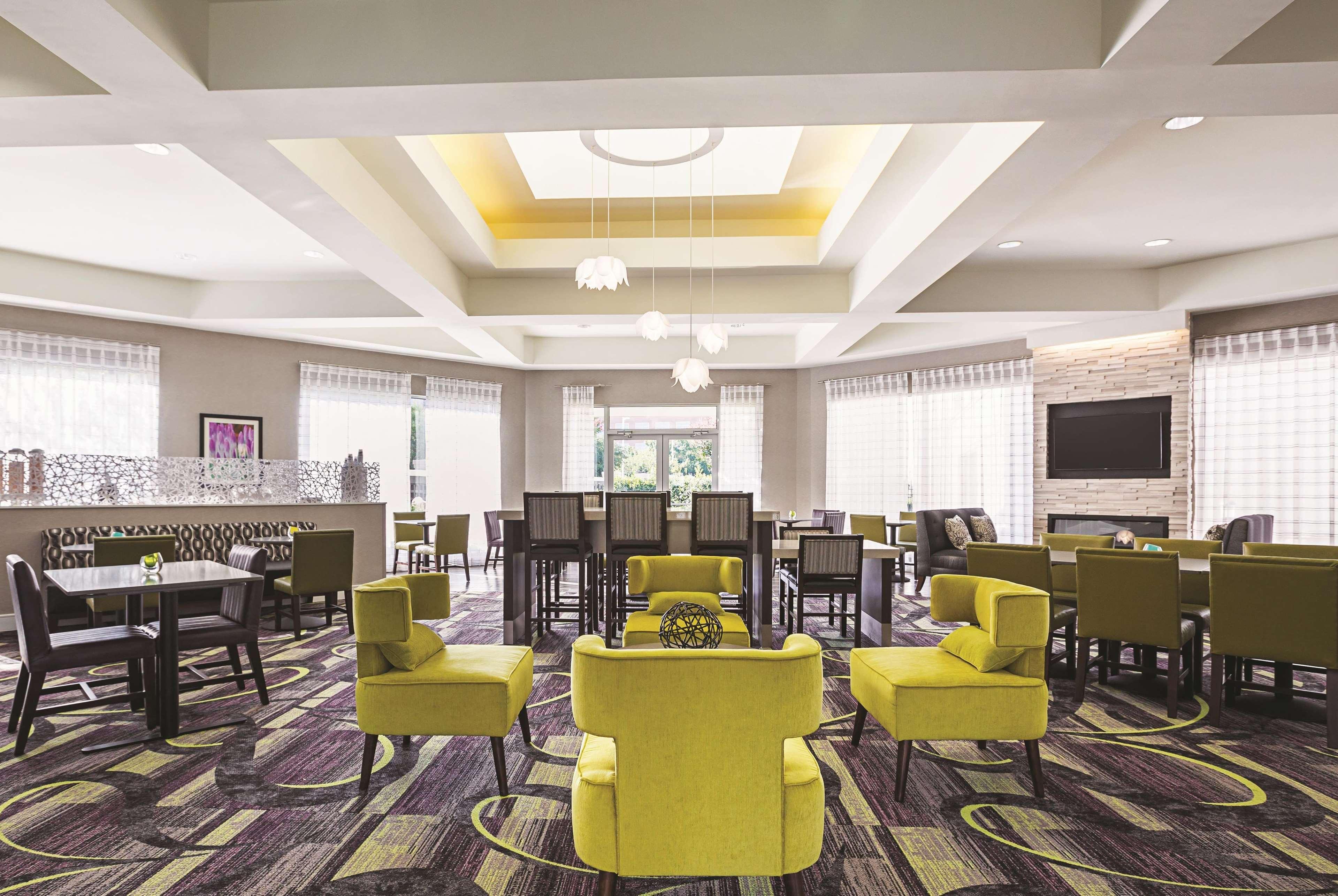 Hotel La Quinta By Wyndham Dallas West 3*