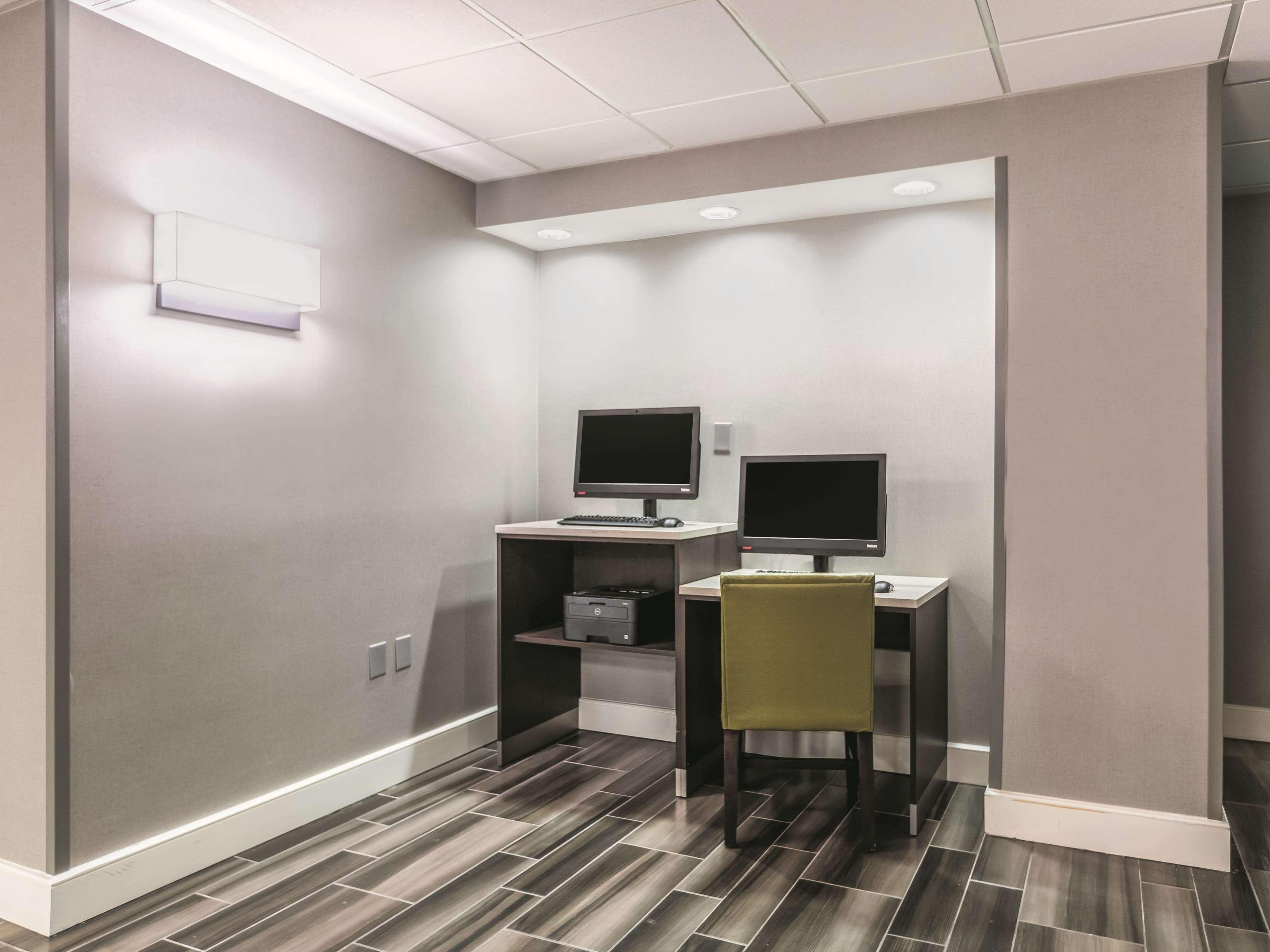 Hotel La Quinta By Wyndham Dallas West