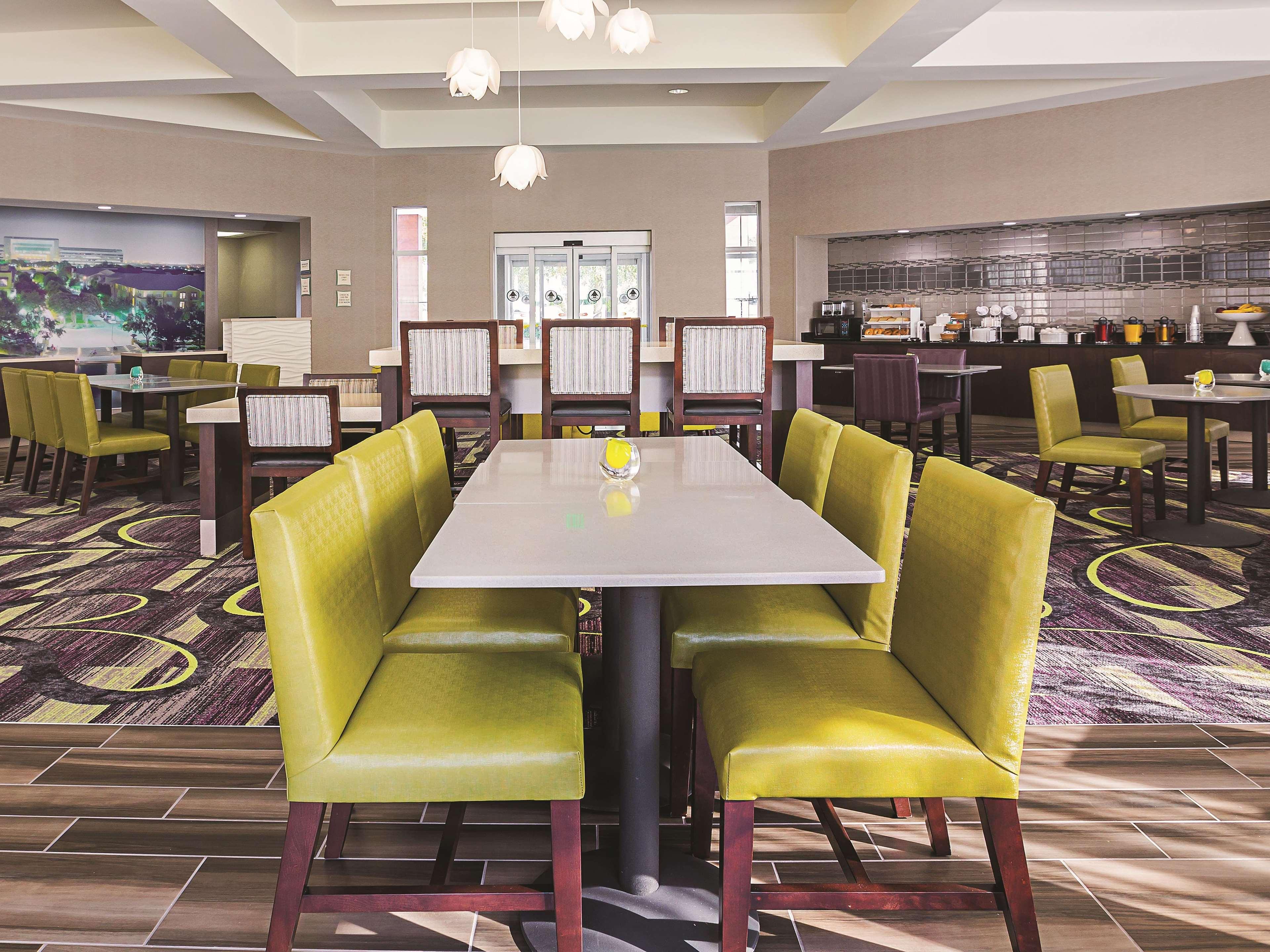 Hotel La Quinta By Wyndham Dallas West