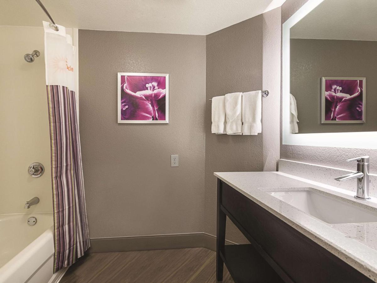 La Quinta By Wyndham Dallas West Plano