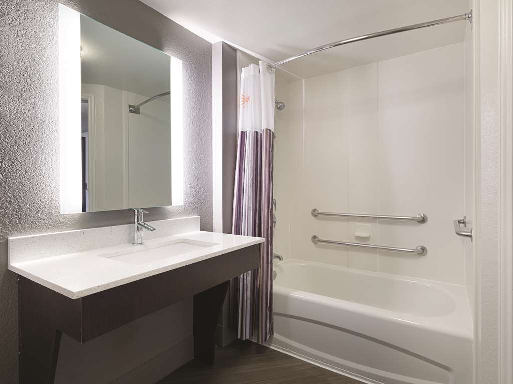 La Quinta By Wyndham Dallas West 3*