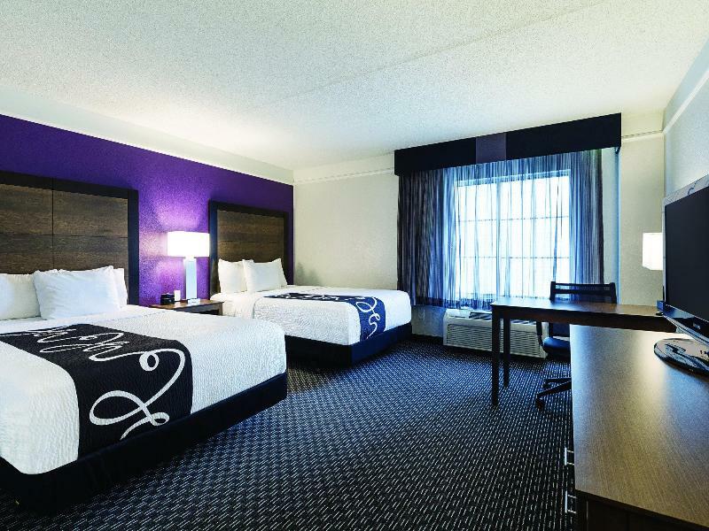 La Quinta By Wyndham Dallas West Hotel