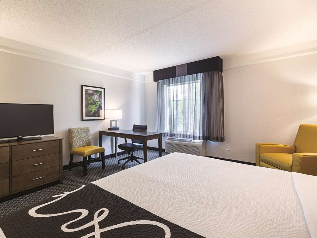 La Quinta By Wyndham Dallas West 3*